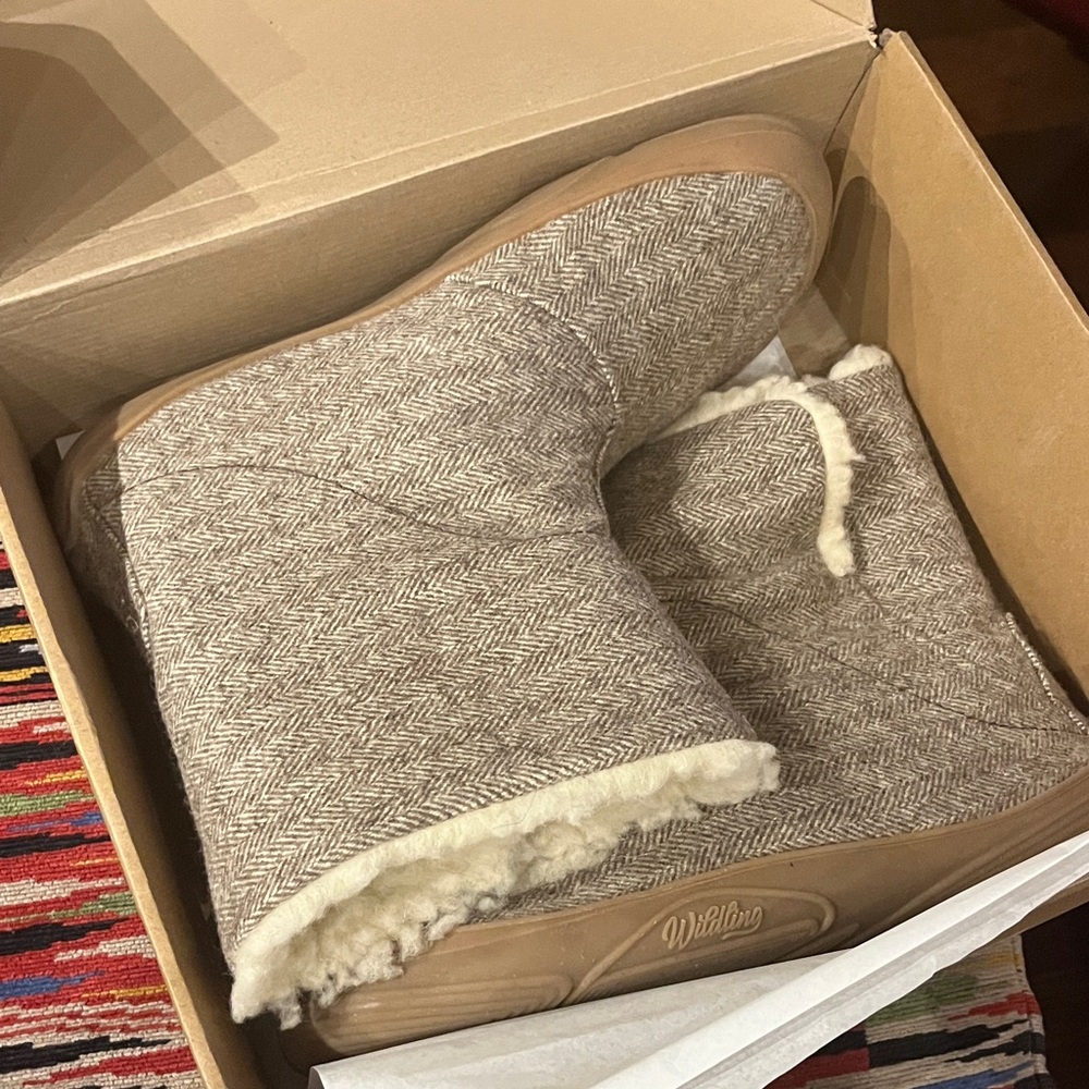 Wildling Koselig Cozy Barefoot Wool Boots